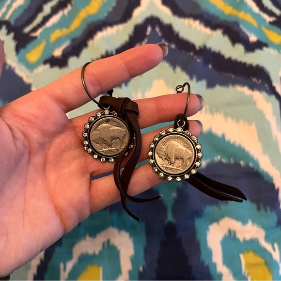 Buffalo Nickel w/ Leather Earrings - Picture 1 of 2